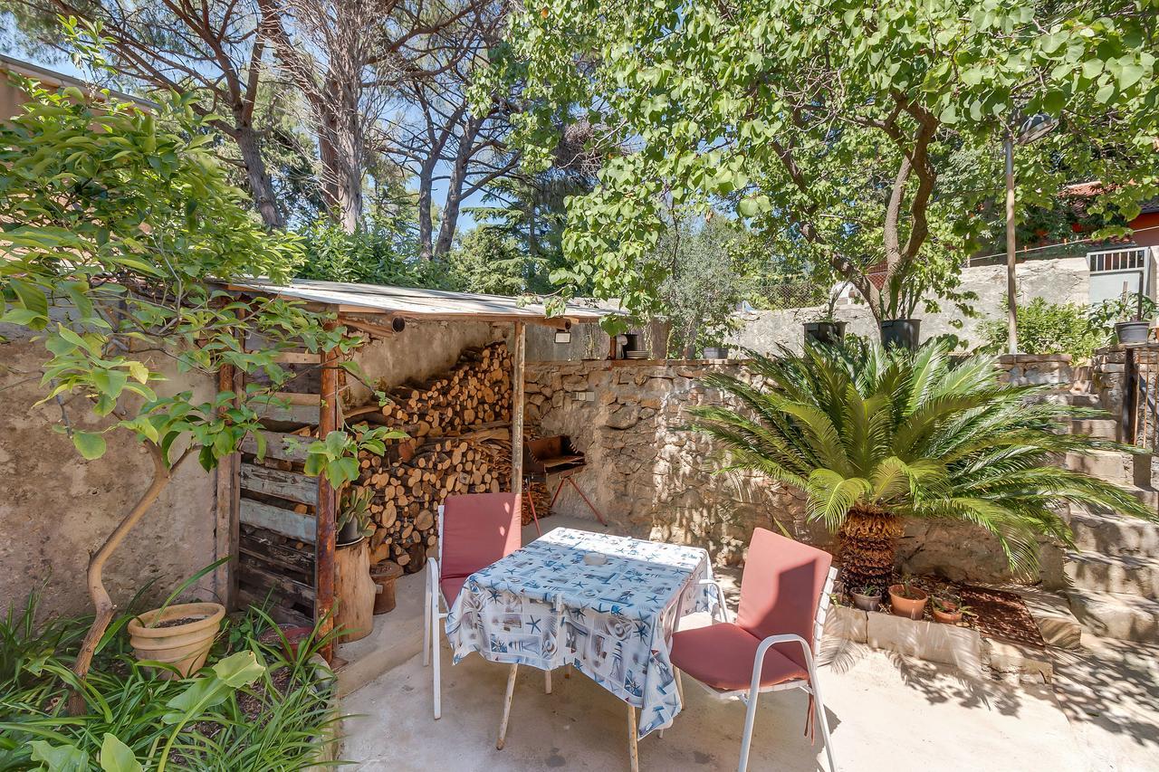 Apartments Ivna Veli Losinj Exterior photo