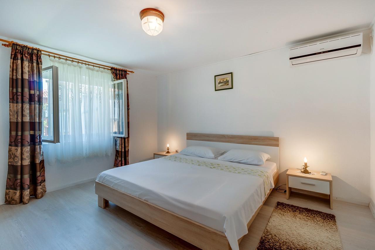 Apartments Ivna Veli Losinj Exterior photo