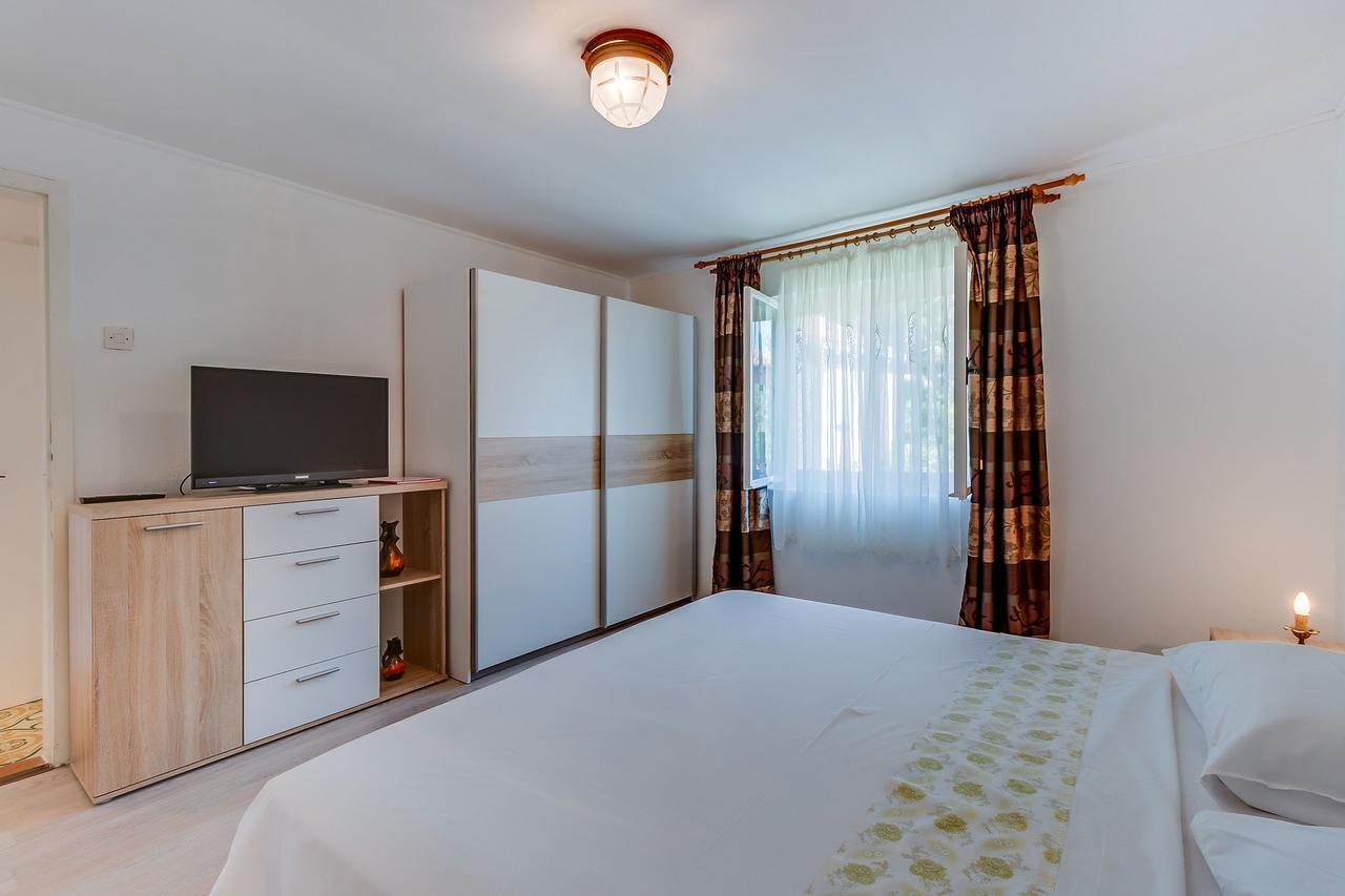Apartments Ivna Veli Losinj Exterior photo